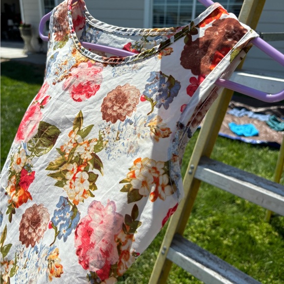 Floral silk/sheer tank top - Picture 1 of 6